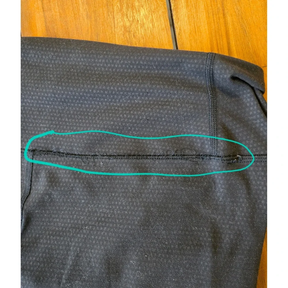 Lululemon Girls Black Micro Dot High Rise Cropped Leggings Size 6 Gym Dance Yoga